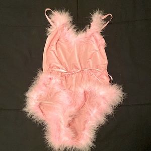 🎀 Fluffy Pink Romper 🎀